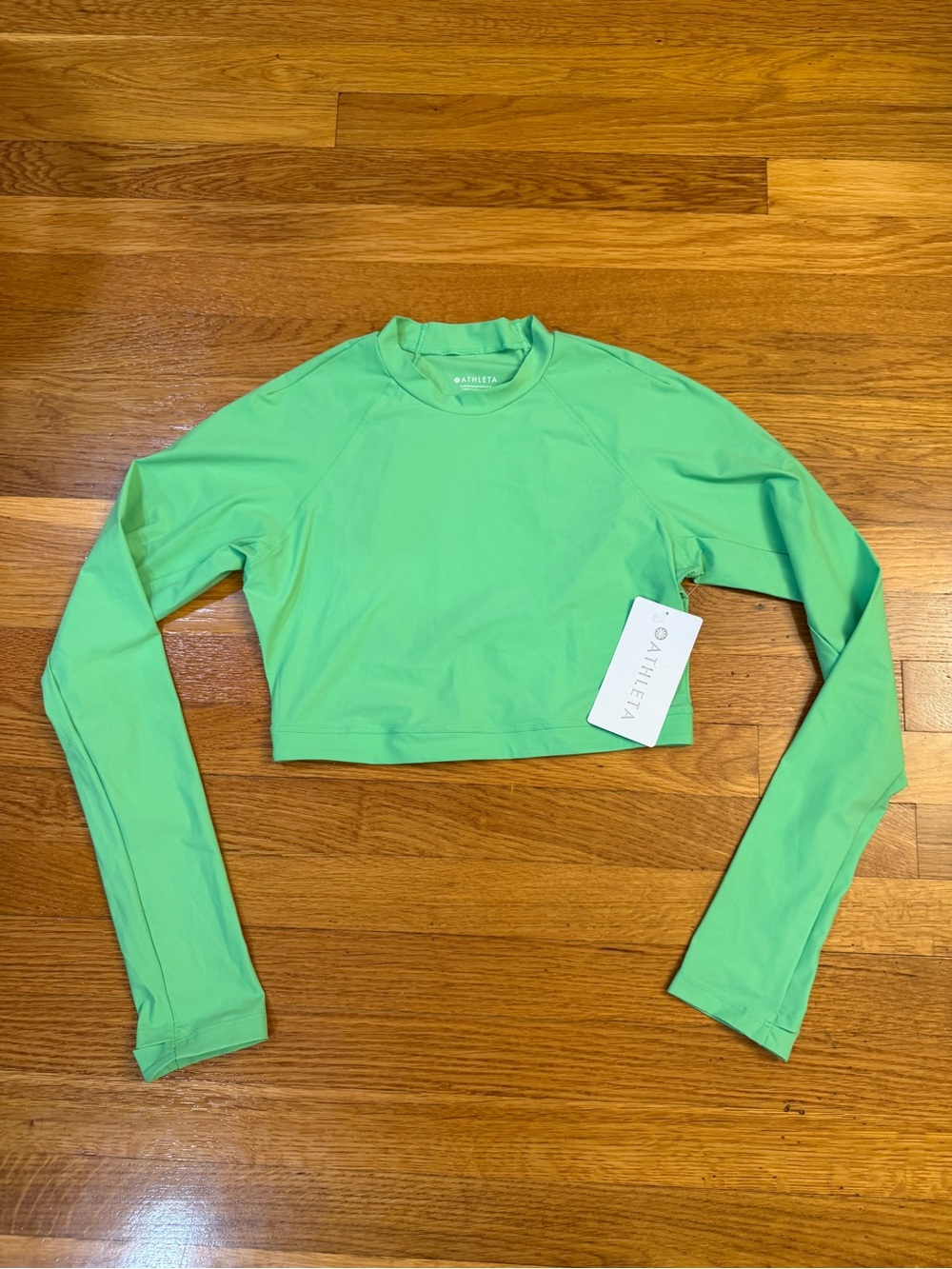Athleta Crosstrain Ultra Crop Top Long Sleeve in Neon Green - Size Small NWT